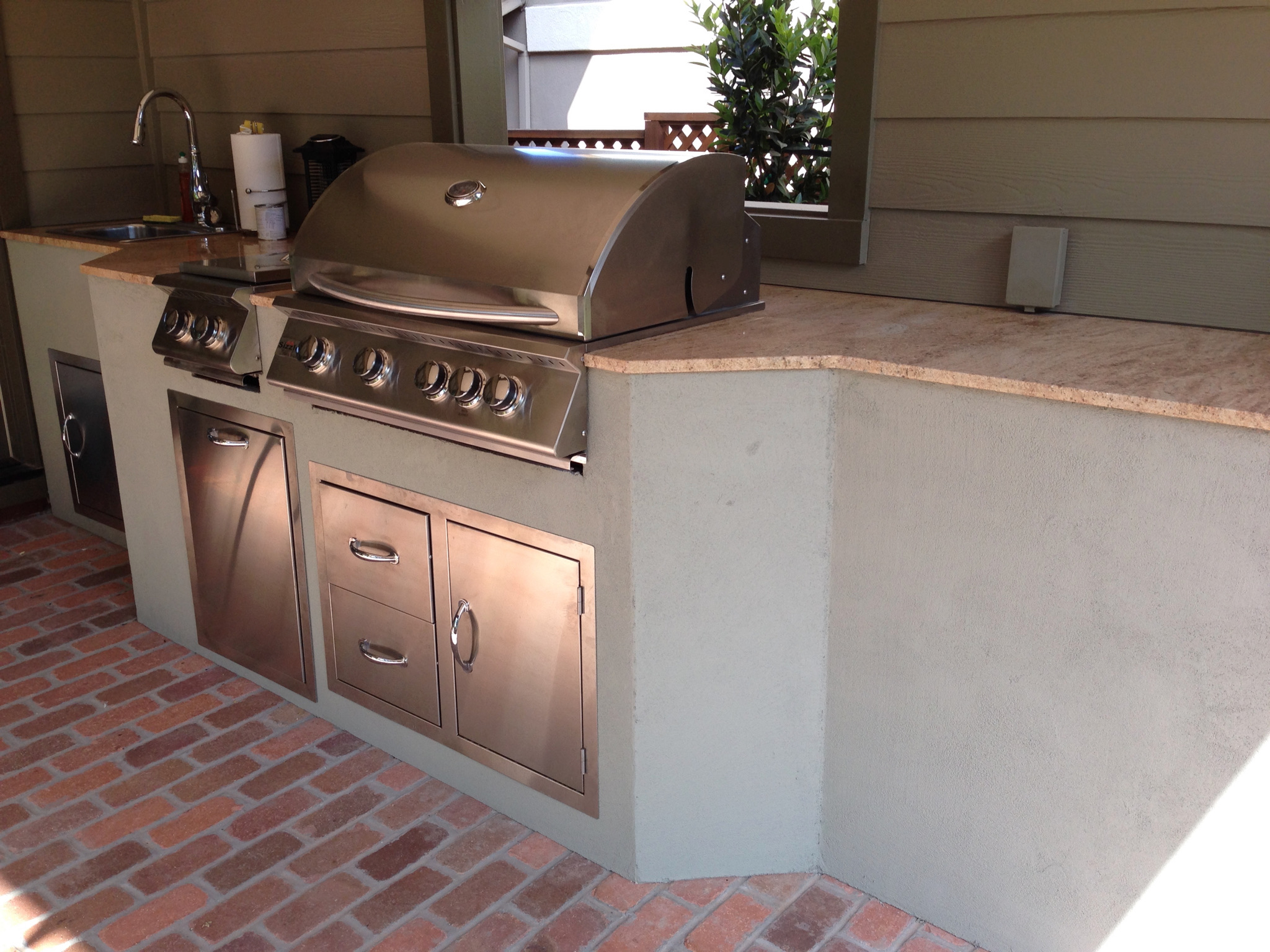 Outdoor Kitchen Gallery | Viking Pavers